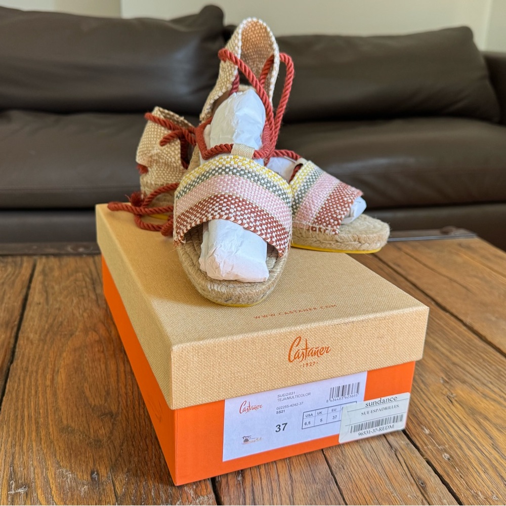 Castaner women lace up Espadrille Sandals - Red and Cream size 37 new with box